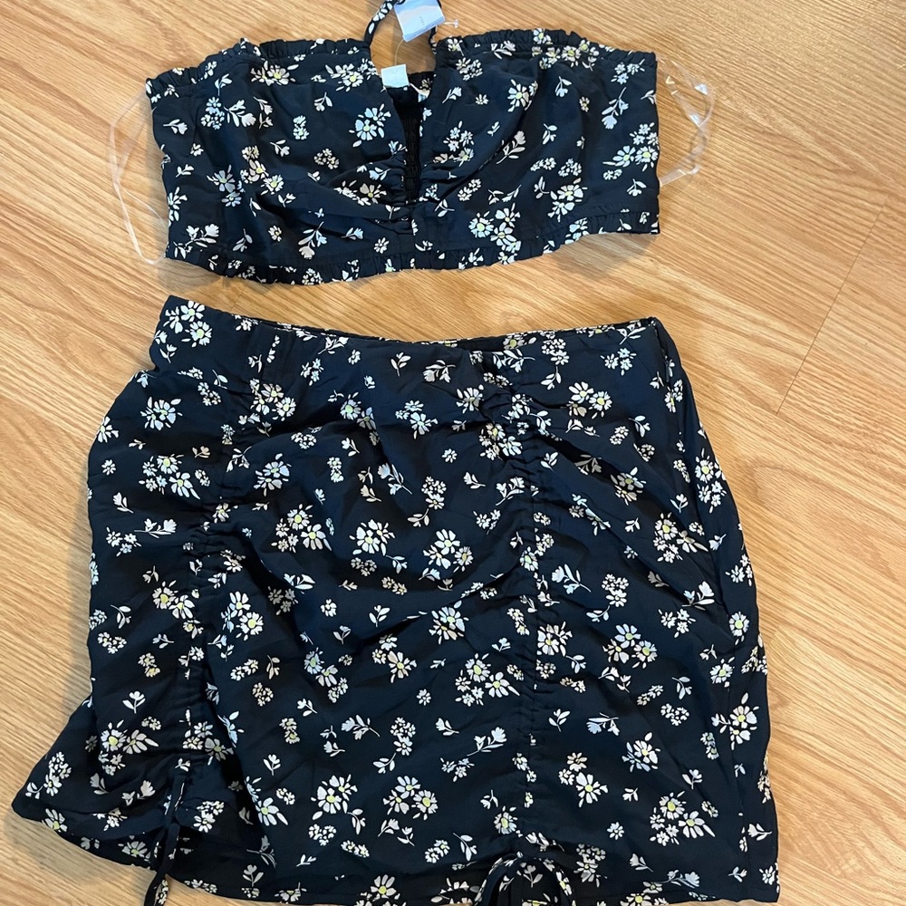 American Eagle Silky Mini‎ Skirt and AE Super Cropped V Neck Halter Top NWT